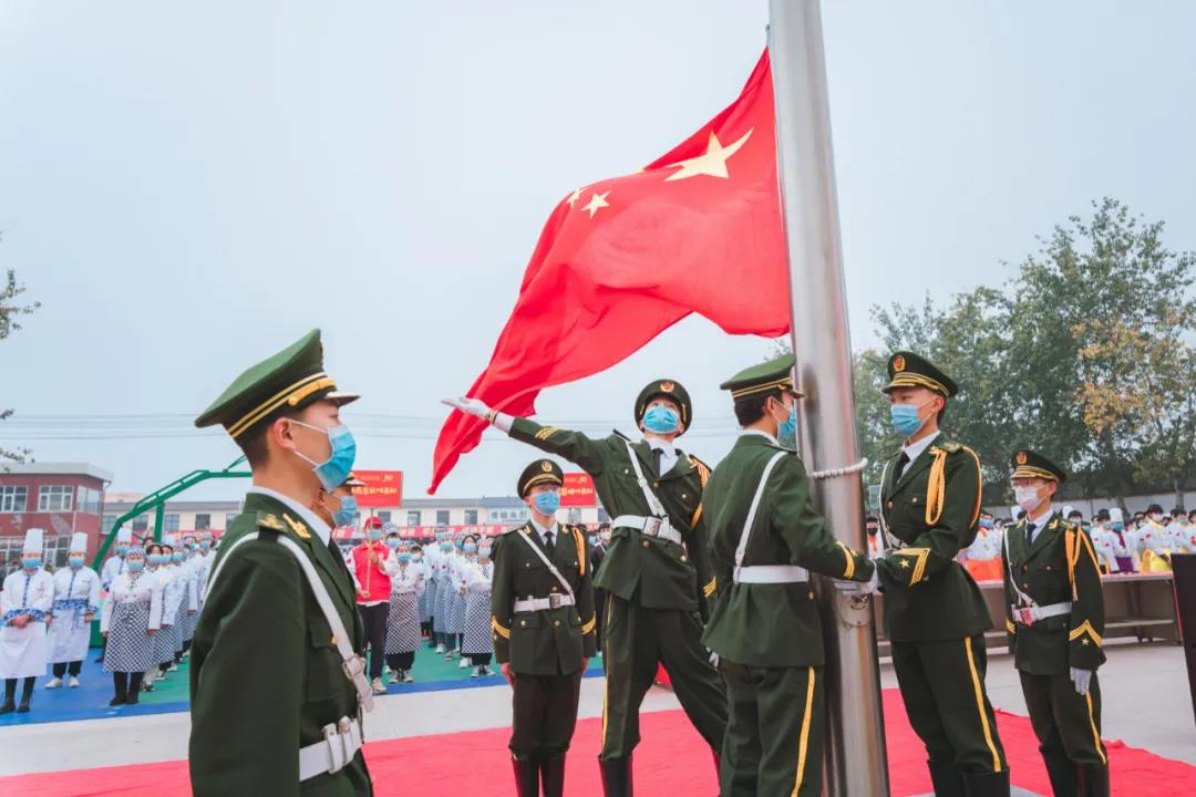 有榮譽(yù)，有儀式，新的一周繼續(xù)朝著希望與夢想奔跑吧！