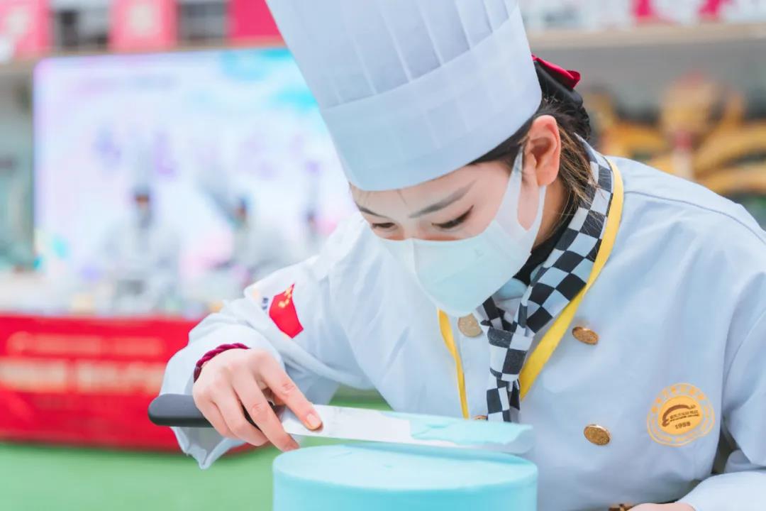 【職業(yè)教育】創(chuàng)造另一種可能，未畢業(yè)就能預(yù)定工作！