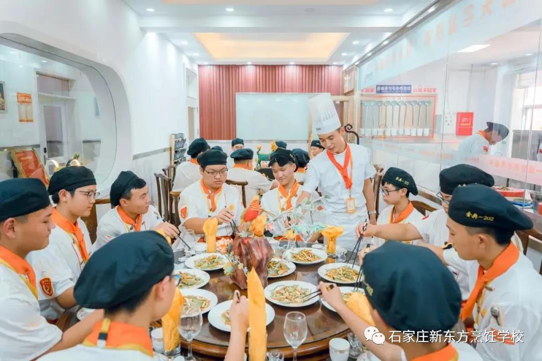 20多歲轉(zhuǎn)行學(xué)廚師晚嗎？