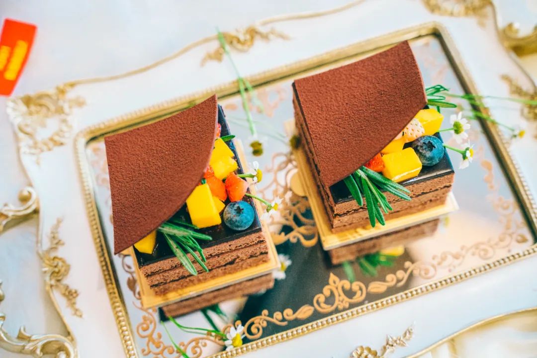 學(xué)西點(diǎn)蛋糕裱花到哪里學(xué)正規(guī)？學(xué)西點(diǎn)一般要多久？