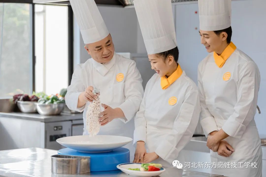 校企預(yù)定會暨產(chǎn)教融合簽約儀式 1 天，關(guān)于校企共建你還有不了解的嗎？