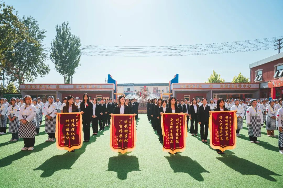 【畢業(yè)歡送會(huì)】鮮衣怒馬少年時(shí)，不負(fù)韶華行且知！