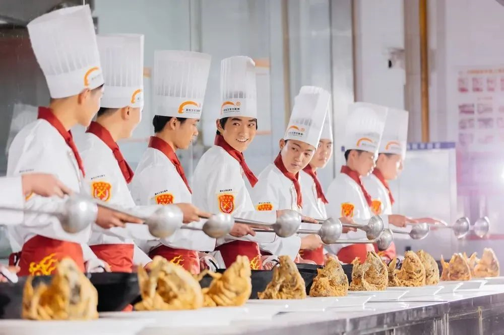 2024年男生學什么好？盤點適合男生的三大熱門專業(yè)！