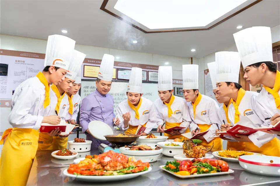 免費(fèi)短視頻教程那么多，為什么偏偏要花錢學(xué)？