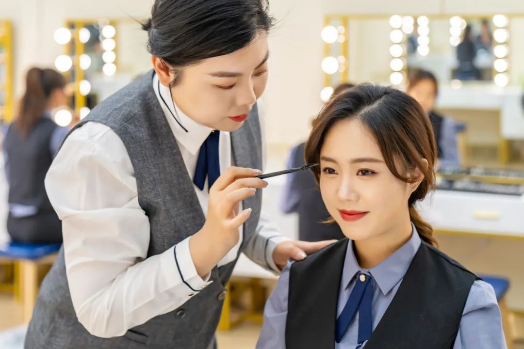 考試成績(jī)不太理想？河北新東方形象設(shè)計(jì)專業(yè)，助你換道逆襲！