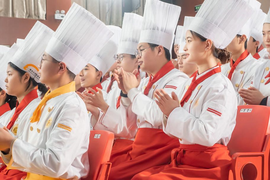 成績(jī)不理想，讀不下去了，沒(méi)拿畢業(yè)證可以去職校學(xué)技術(shù)嗎？