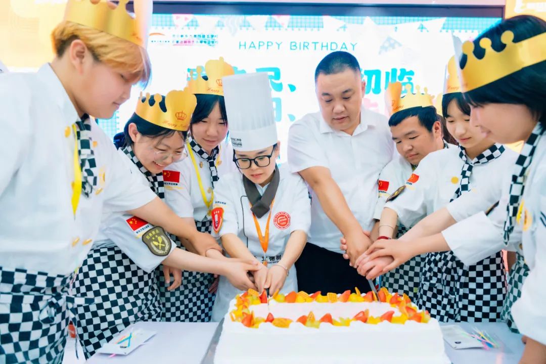 81404ec8d4ad49739d299e7911d1c2b9.jpg 81404ec8d4ad49739d299e7911d1c2b9.jpg