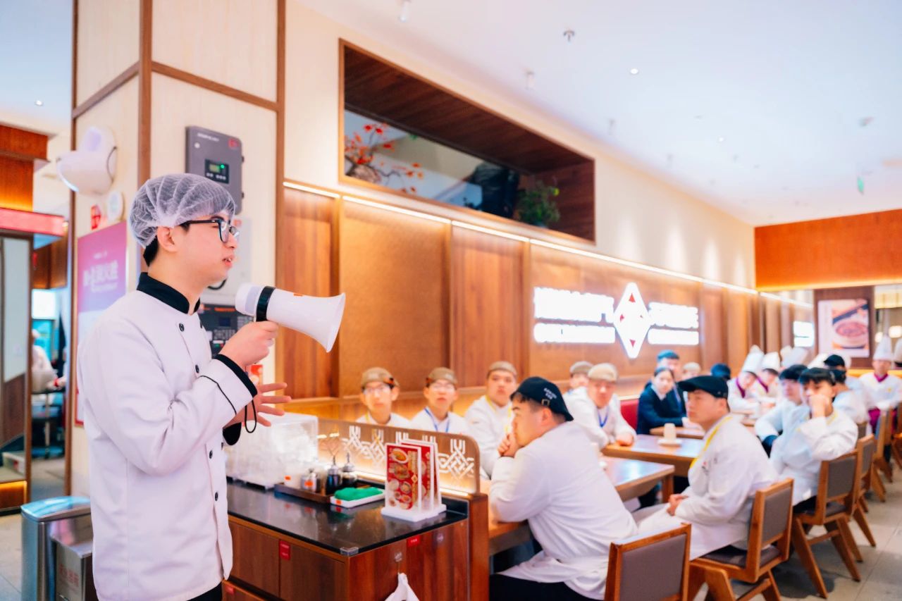 河北新東方烹飪技工學(xué)校：七月大師云集，共鑄烹飪教育輝煌篇章