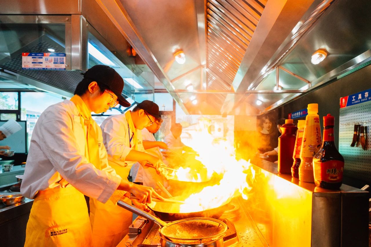 dcaa5319ee6658b0a1a3db0ad850a77f.jpg dcaa5319ee6658b0a1a3db0ad850a77f.jpg