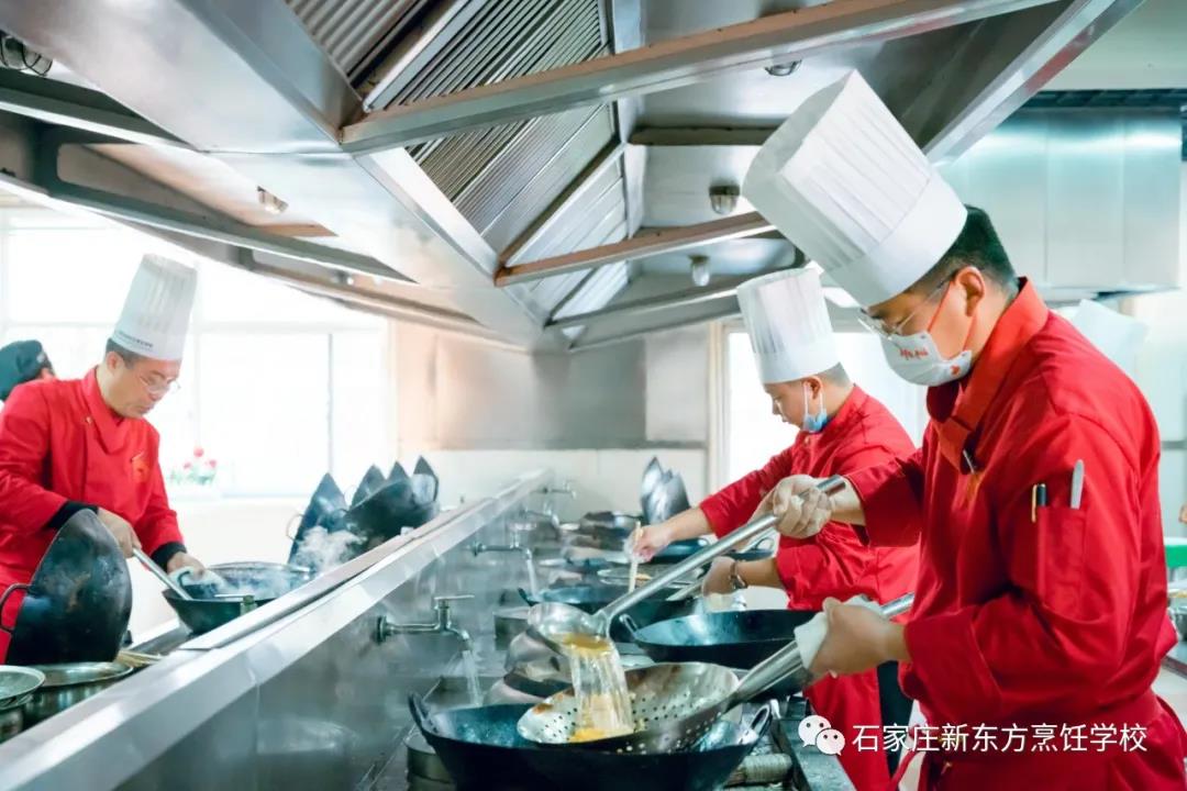 鑄技能之舟 揚(yáng)發(fā)展之帆丨教師技能大比武看河北新東方師者風(fēng)范！