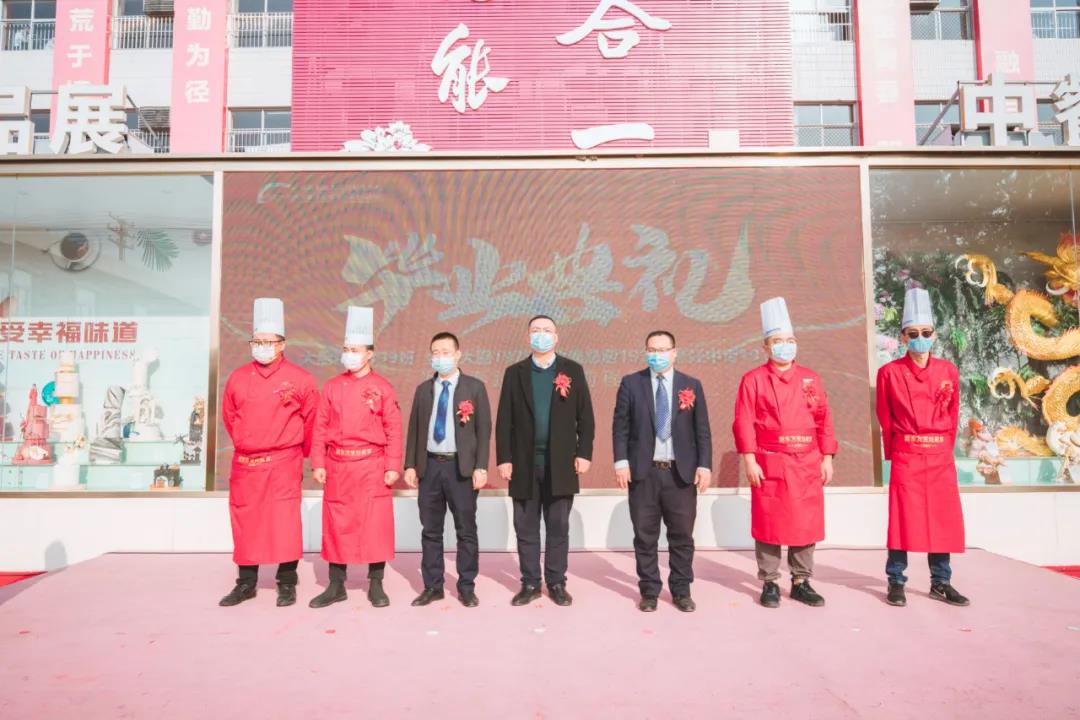 時(shí)光不老，青春不散，畢業(yè)只是與期待的未來相遇！